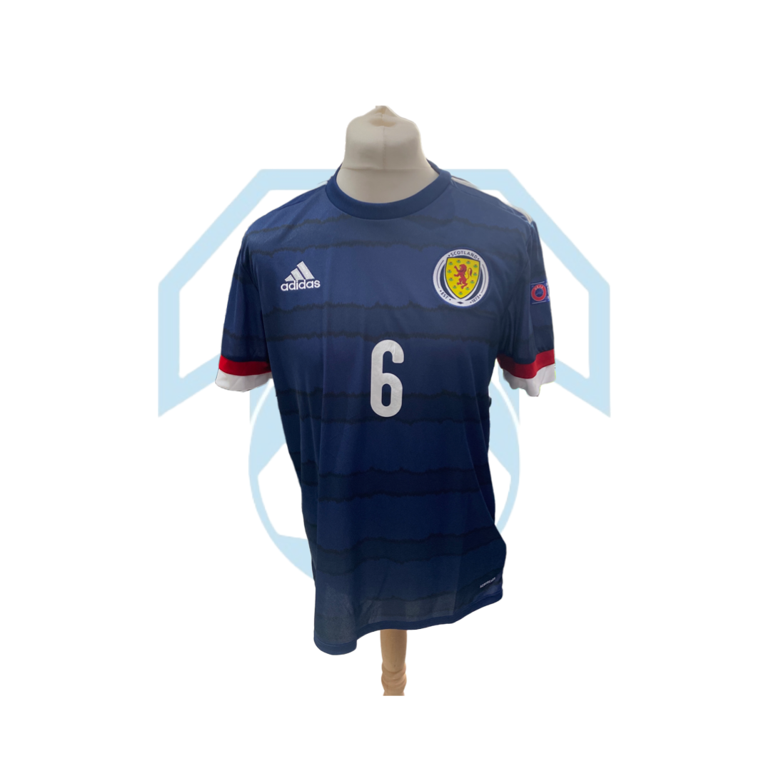 Tierney 6 Scotland 2020-21 with Euro 202 badges - Home Shirt Mens Large - BNWT